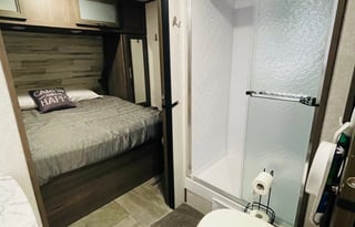 Kids Love The Hitch Hiker 2021 UltraLite-Sleeps 11