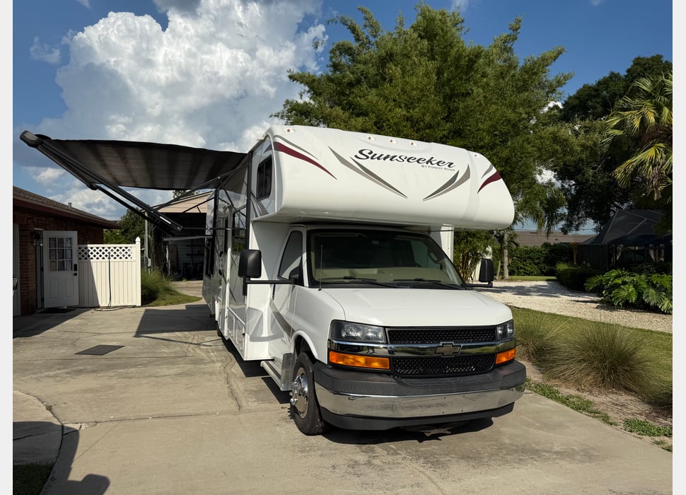 Class C Motor Home rentals in Winter Haven