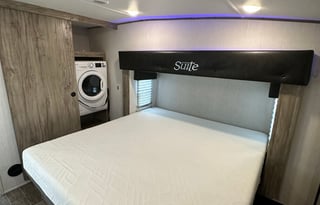 2021 Artic Wolf 3770 Suite-Condo on Wheels