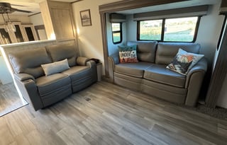 King Bed W/ King SIZE Space! FR sandpiper 3990fl