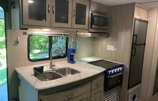 2021 Coachmen RV Freedom Express Select 29SE
