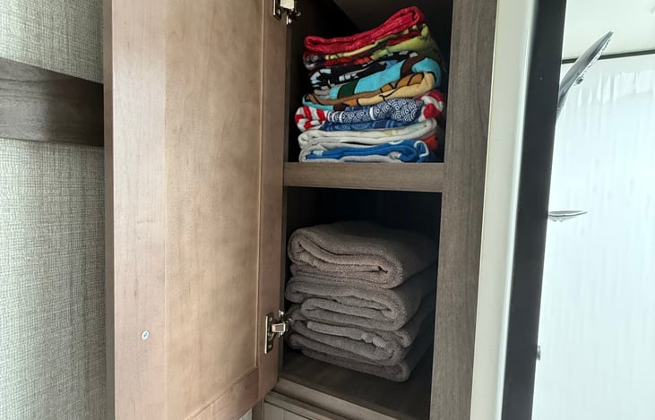 Bath towels and beach/pool towels provided