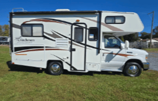 2013 Coachmen RV Freelander 19CB Ford 350