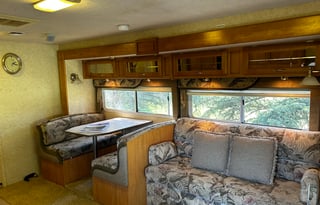 Rocky Mountain Pet Friendly Motor Home!