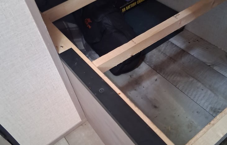 Under the bunk beds you will find extra linens, heated blanket, solar pannel and colidascope to star gaze! Plenty of storage for clotheing for bunk bed users.