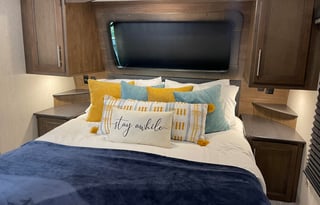 AMAZING RV2 - Must See 2BR! (Delivery Available)