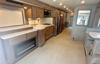 2022 Thor Motor Coach Challenger 37FH