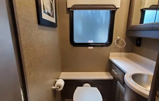 2022 Thor Motor Coach - Palazzo 37.5