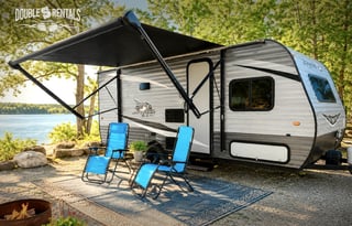 ECONOMY JAY FLIGHT w/ Queen Bed, Bunks & Full Bath