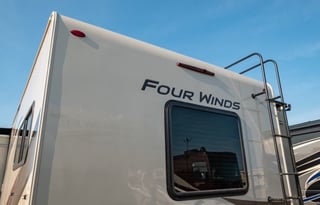 C9-Luxury Four Winds 10 Sleeper w Bunks! 2 Slides