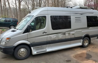 Adventure Van - Pleasure-Way Plateau TS