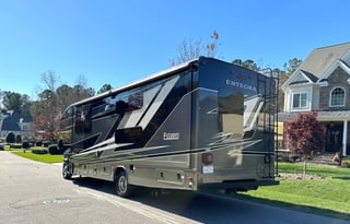 ‘Endeavor’ Loaded with Amenities + Sleeps 10!