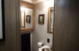 Enzo: New, Kid friendly, 2 full bath, washer/dryer