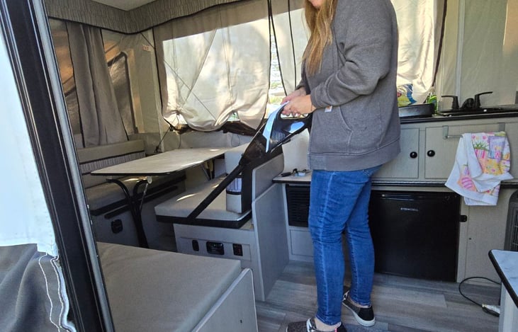 Don’t mind me just cleaning 🤣