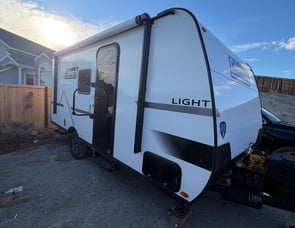 Keystone RV Coleman light 17BX