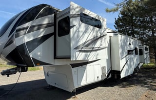 2023 Grand Design Solitude 2 Bed 2 Bath