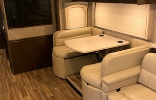 2018 Thor Miramar 35.2 Class A Motorcoach