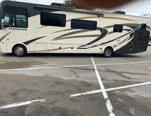 Thor Motor Coach Hurricane 35M