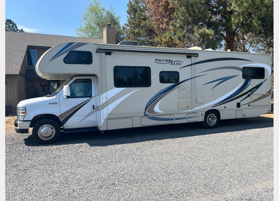 Class C Motor Home rentals in Terrebonne
