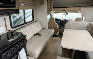 YoYo - Your Retreat on Wheels