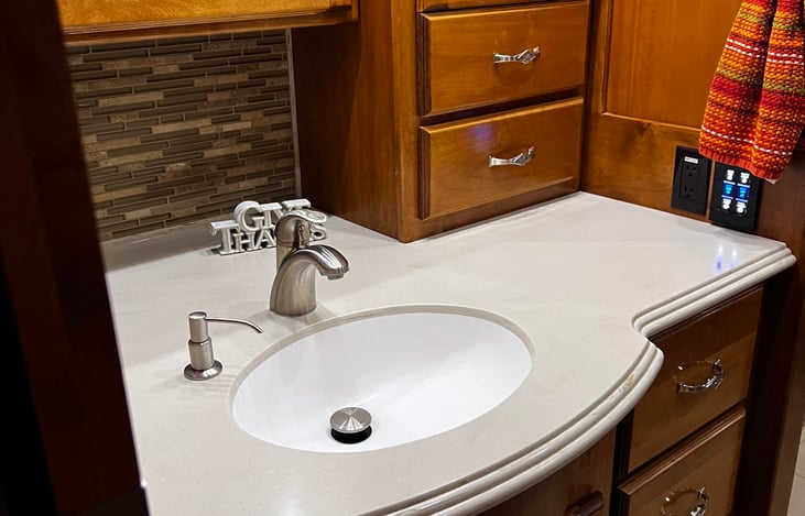 The 36GH Tiffin often includes a second vanity sink, enhancing convenience for occupants and providing additional space for personal grooming.