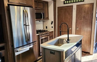 2021 KZ Durango Gold G382MBQ