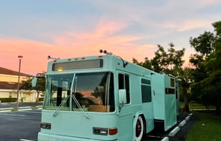 Luxury Off/On-Grid Modern City Bus, Tub & Slides!