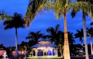 Luxury StationaryRV Retreat-Site included