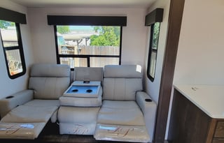 The Lakeside Lodge 35ft Toy Hauler XLR Hyperlite