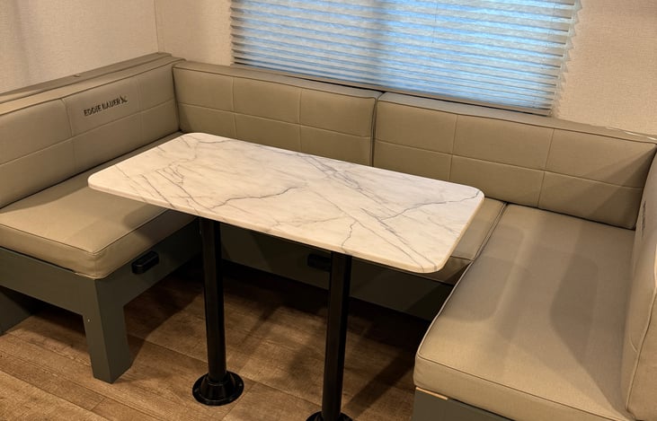 Dinette conversion! Seats 4-6!