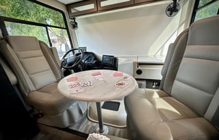 Adventure-Ready Family RV –  Sleeps 8, Free WiFi