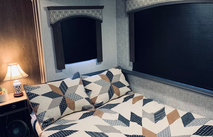 Converted Dinette (Full Size Bed For 2)