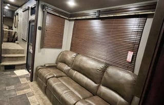 Turner Family Abode on Wheels - Pet Friendly!