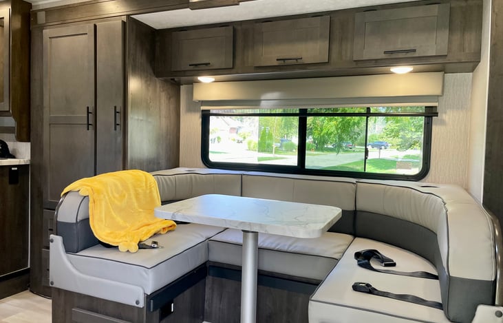 U-Dinette with 3 seatbelts; converts to double bed