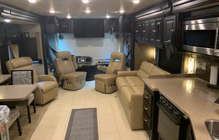 2017 Tiffin Motorhomes Allegro RED 38 QRA