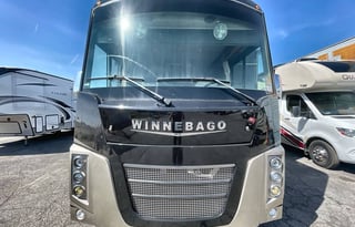 2019 Winnebago Sunova 36Z –  Class A with 1.5 Bath