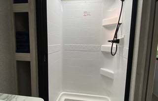 Cozy couples camper 2022 EAST TO WEST Silver Lake