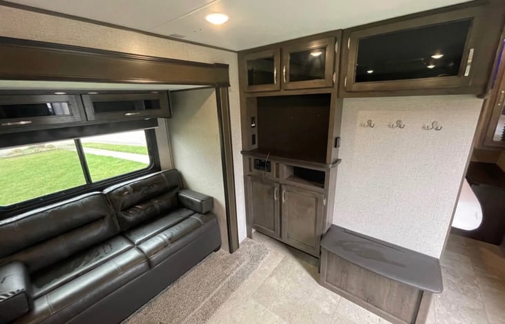 Common area (has TV)