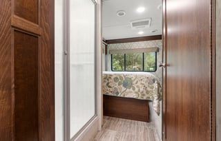 "Sunny"-Super fun and roomy Sunseeker RV