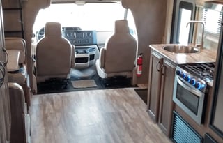 Clean - Comfortable - Pet Friendly- Slideout