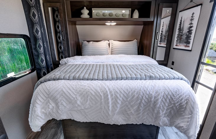 A comfortable full size queen bed with luxurious linens to make sure you get a good nights rest between adventures!