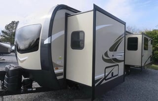 Relax and unwind camper- kid and dog approved