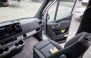 24 Class B Thor Sanctuary 19L Mercedes 4X4 Diesel