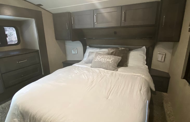 Master Room: 
Queen size mattress