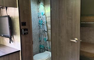 Cozy and clean travel trailer- sleeps 4