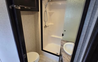 2018 Grand Design 395m Pet Friendly RV Rental