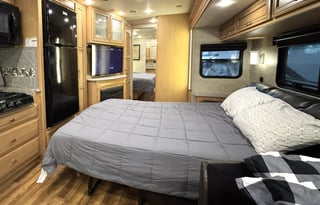 2016 Newmar Canyon Star 3710