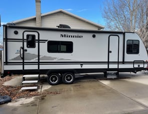 Winnebago Minnie 2401RG