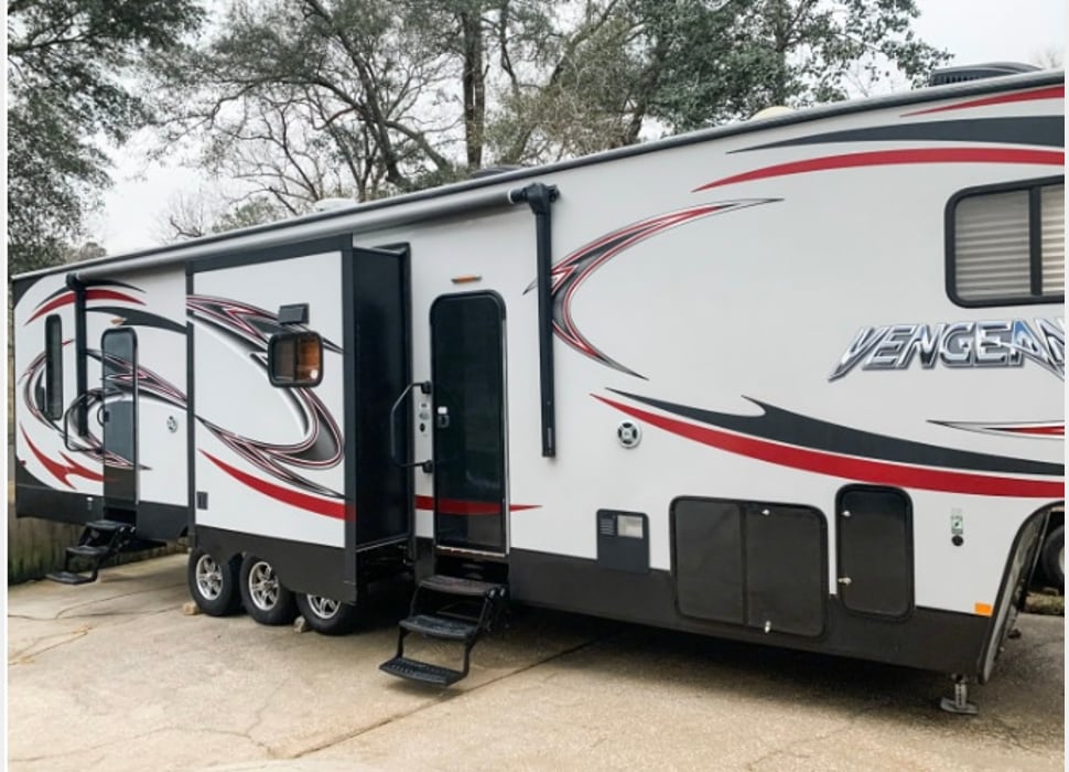 Fifth Wheel rentals in Pensacola