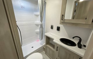 Welcome Aboard at the 2024 Silver Lake LE 17BHLE